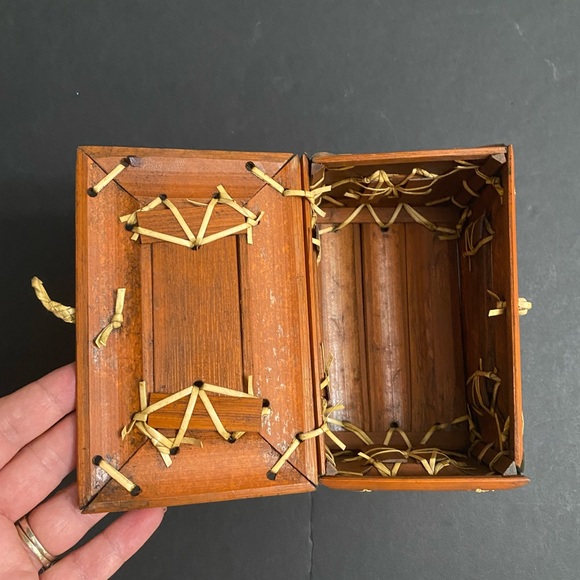 Vintage Hand Made Bamboo Box, Small Size: 5 5/8” L. X 3.5” X 3.5”, Unmarked - Picture 11 of 13